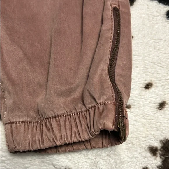 American eagle outfitters super stretch, elastic waist, elastic ankles, size 18 - Picture 3 of 6